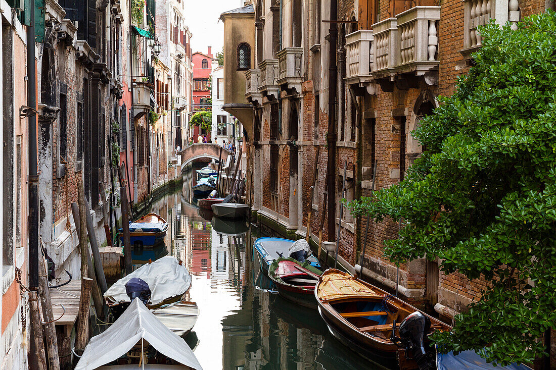 Kanal mit Booten, Venedig, Lagune von Venedig, Venetien, Italien, Europa