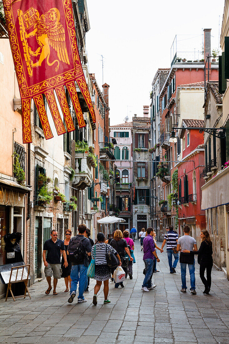 Alley in Venice, Venetia, Italy, Europe
