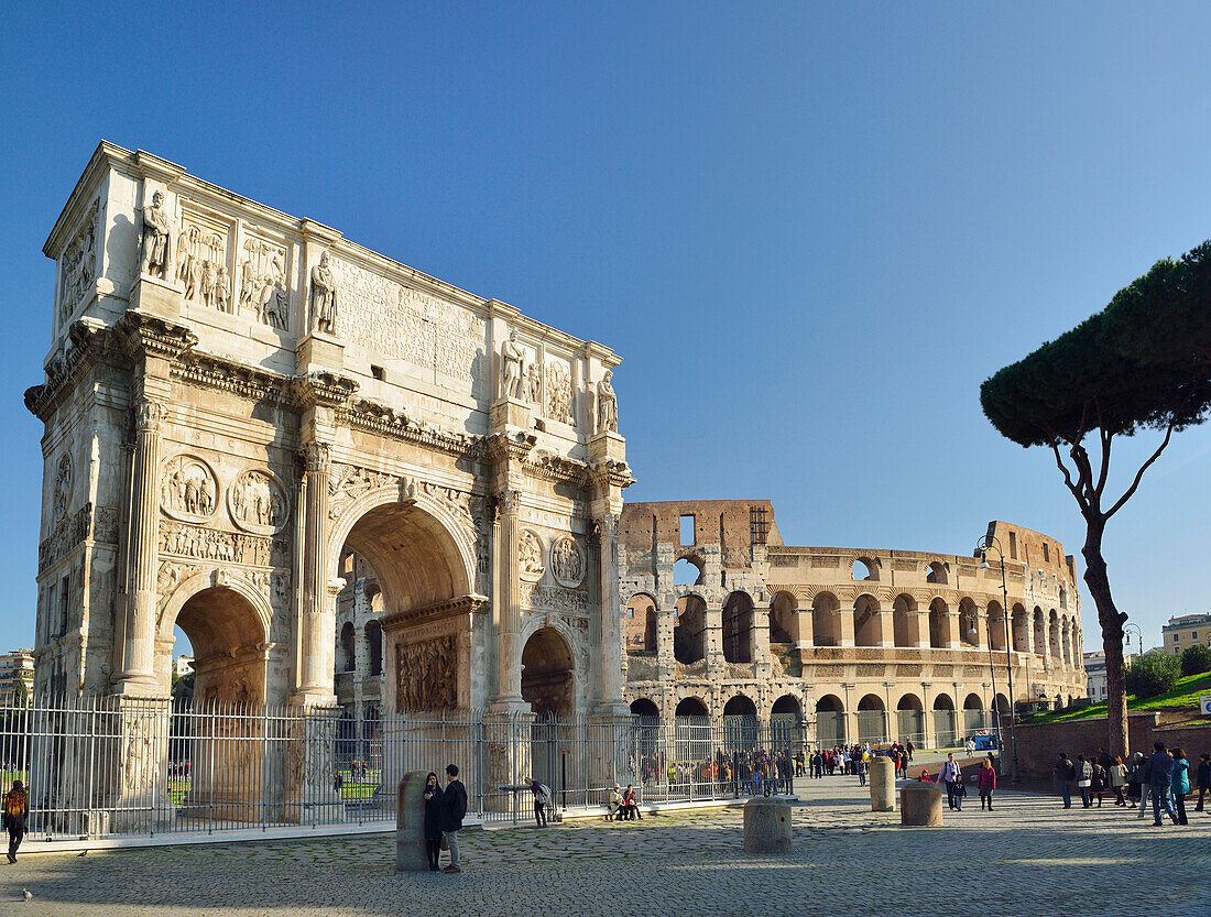 Arch of Constantine in front of Colosseum, Arch of Constantine, UNESCO World Heritage Site Rome, Rome, Latium, Lazio, Italy