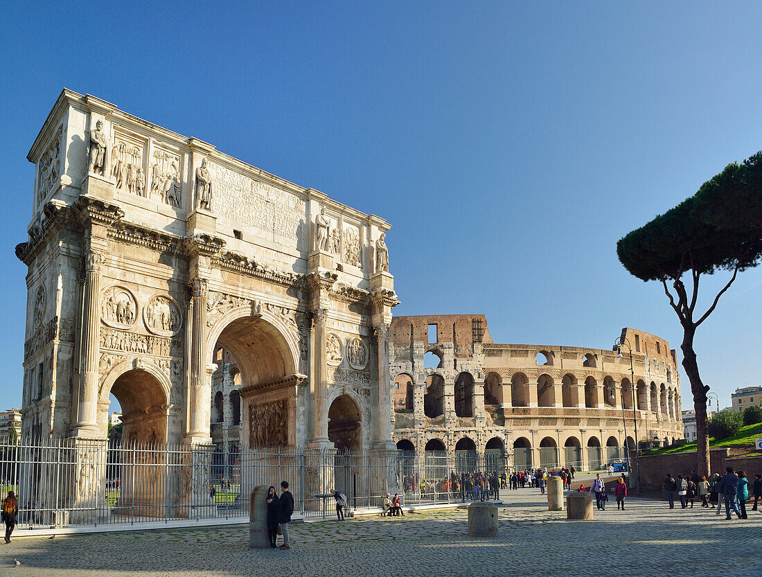 Konstantinsbogen vor Kolosseum, Konstantinsbogen, Rom, UNESCO Weltkulturerbe Rom, Latium, Lazio, Italien