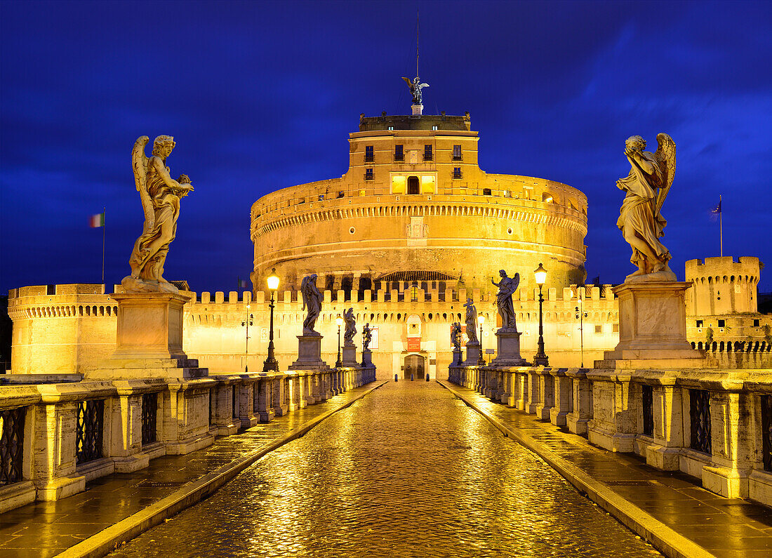 Ponte Sant'Angelo, Aelian bridge leading towards Castel Sant´Angelo at night, illuminated, UNESCO World Heritage Site Rome, Rome, Latium, Lazio, Italy
