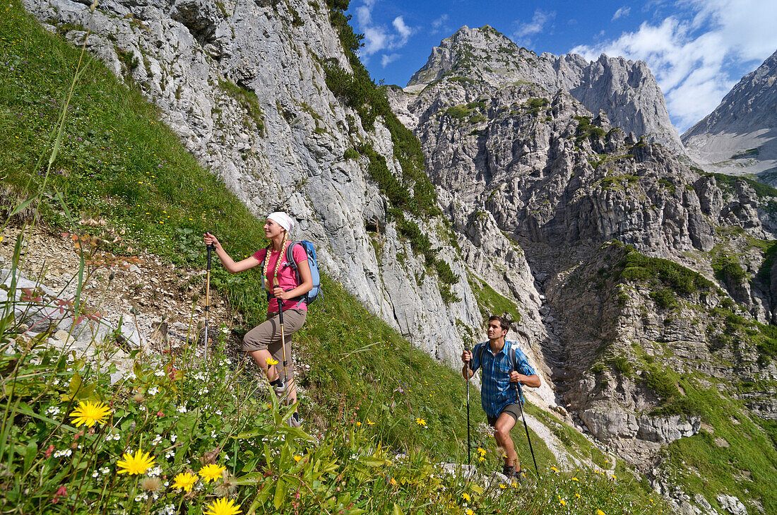 Aufstieg über Klamml zur Gruttenhütte, Ellmauer Halt, Wilder Kaiser, Tirol, Österreich