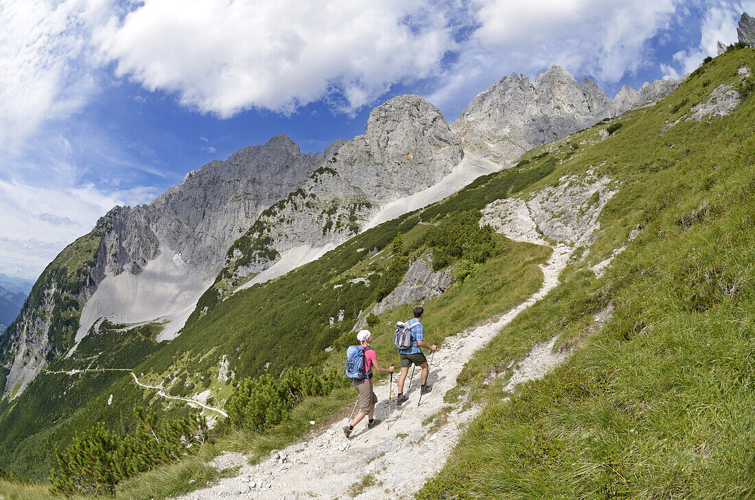 Aufstieg von der Gruttenhütte zur Ellmauer Halt, Wilder Kaiser, Tirol, Österreich