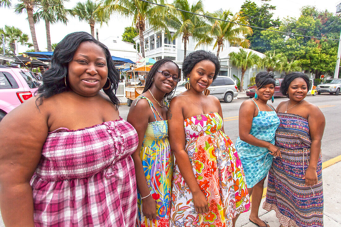 Einheimische Frauen Gruppe im Bahama Village, Key West, Florida Keys, Florida, USA