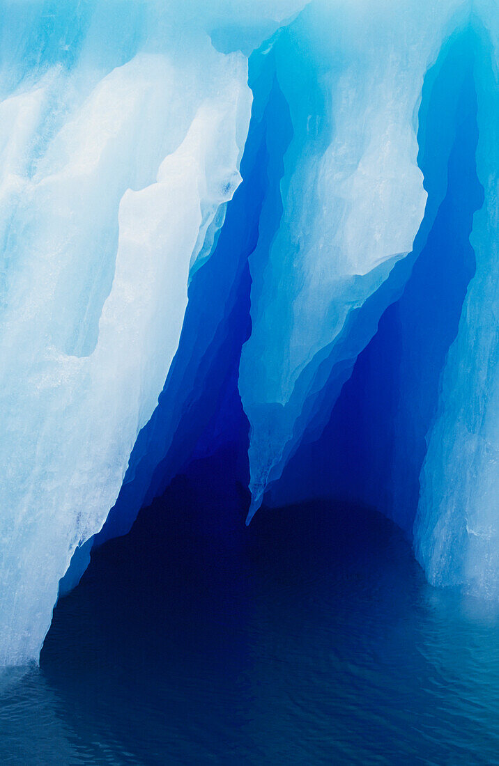 Alaska, Tracy Arm-Fords Terror Wilderness, Closeup iceberg GR6909.