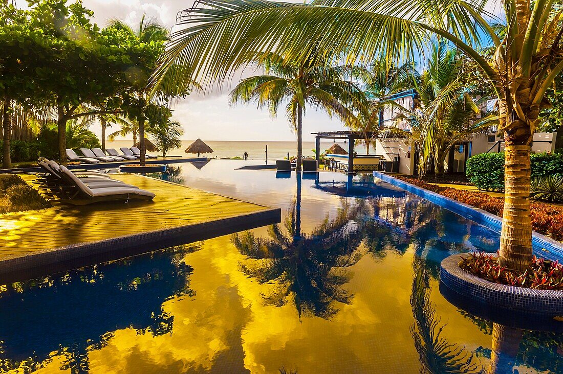 Infinity pool at Le Reve Hotel, Riviera Maya, Quintana Roo, Mexico