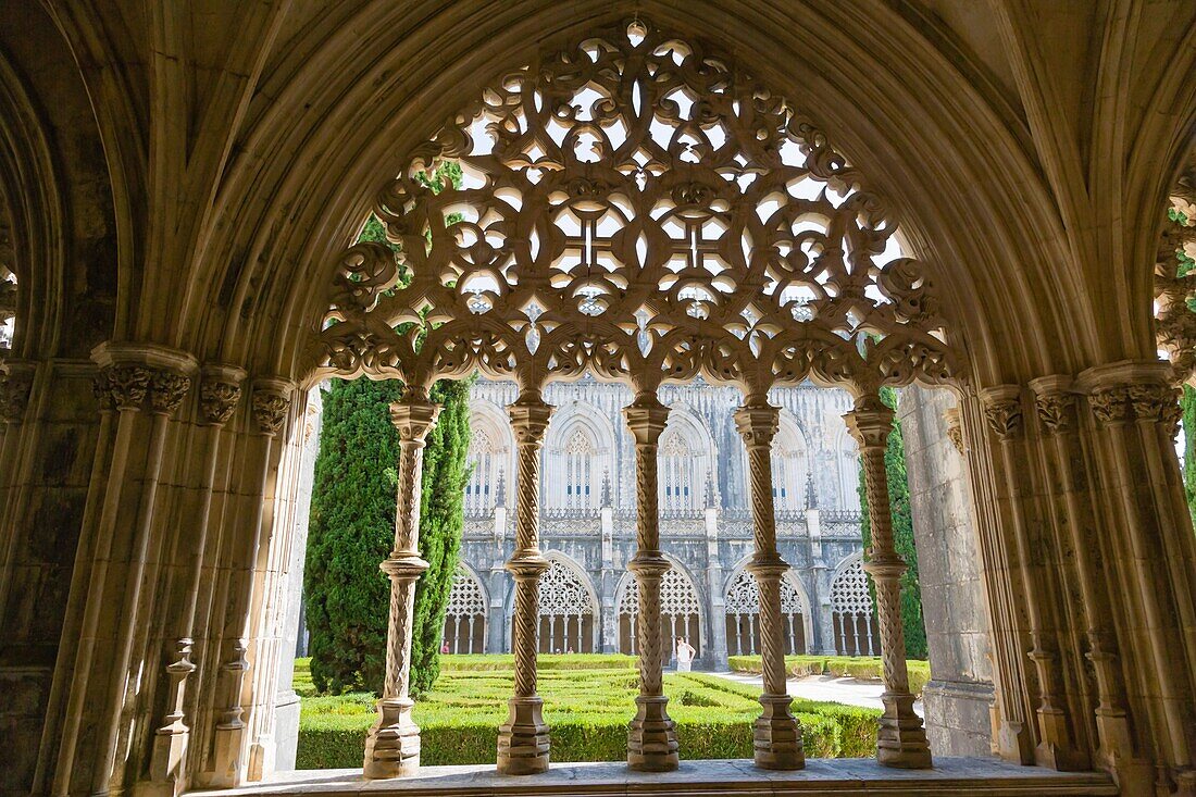 The courtyard of the Royal Cloisters, Claustro Real, Joao I, Interior of Mosteiro Santa Maria da Vitoria, Batalha Dominican Monastery, manueline, Batalha, Leiria District, Pinhal Litoral, Portugal