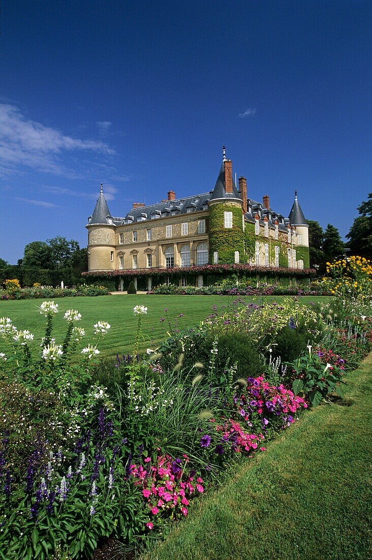 Gardens and castle of Rambouillet, Yvelines department, region Ile-de-France, France, Europe