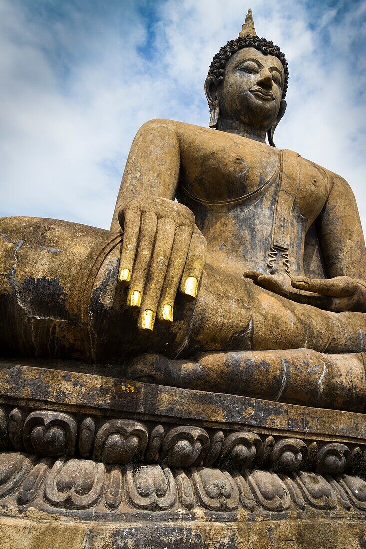 Buddha statue  Wat Mahathat  Sukhothai Historical Park  Thailand