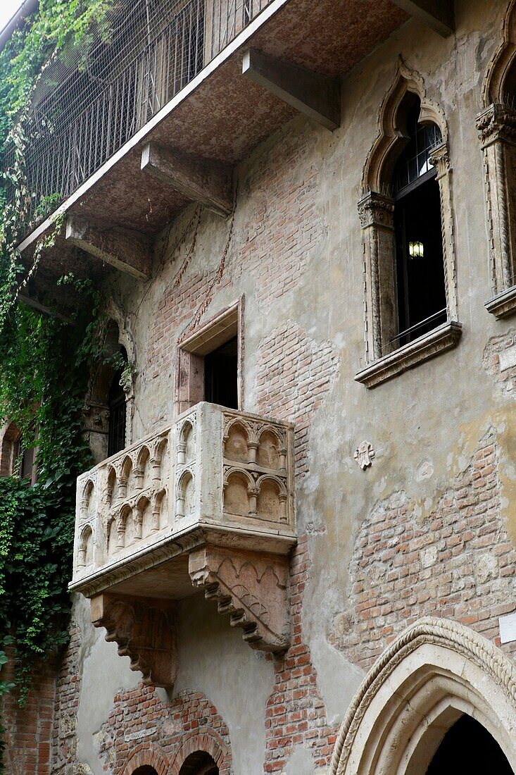 Juliet´s house and balcony in Verona, Italy