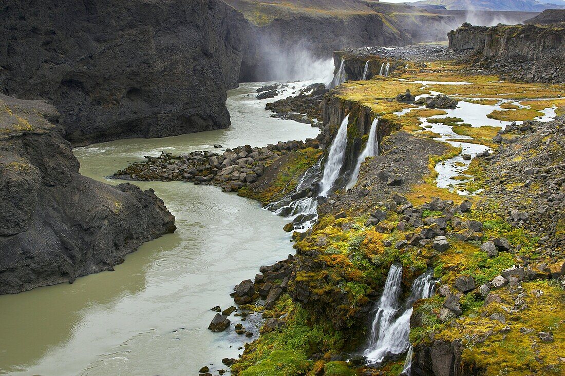 Hrauneyjafoss Waterfalls, Landmannalaugar, Fjallabak Nature Reserve, Iceland