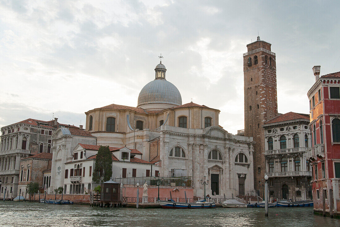 Turm und Kirche, Canale Grande, Venedig, Adria, Lagune, Italien, Europa