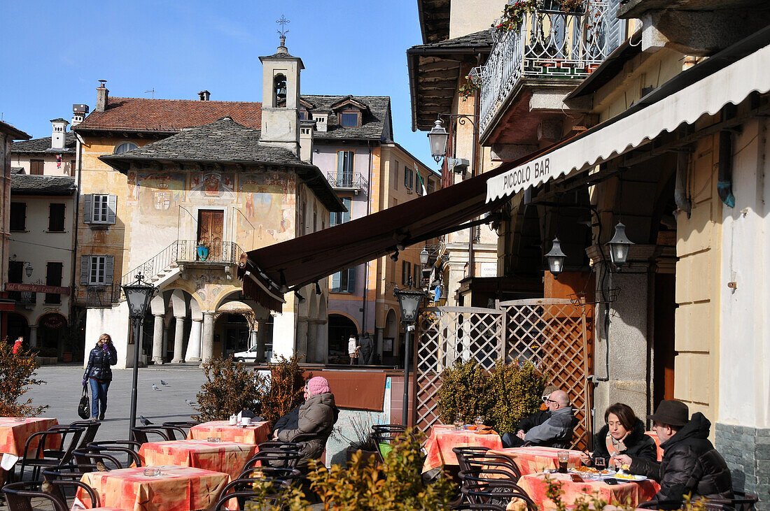 Bar in Orta San Giulio, Lago d'Orta, Piemont, Italien