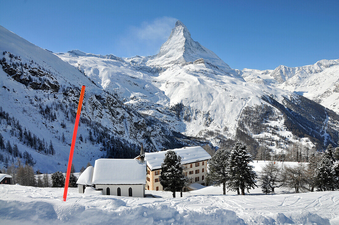 Am Riffelberg im Skigebiet Zermatt mit Matterhorn im Hintergrund, Wallis, Schweiz