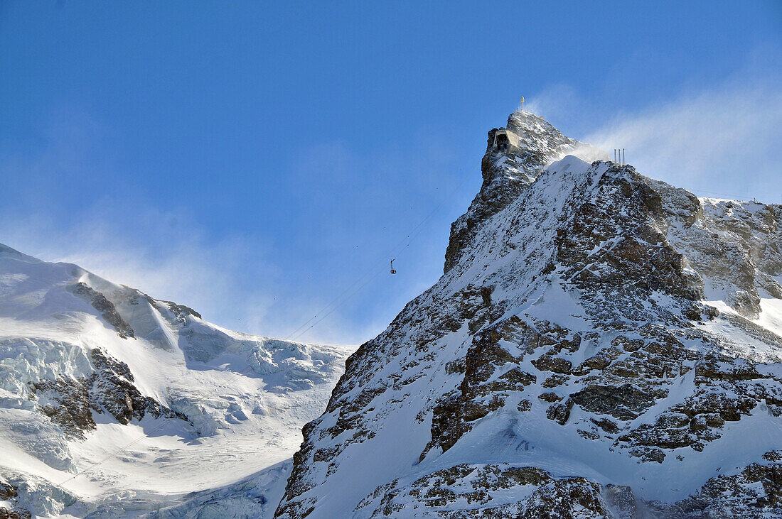 Seilbahn zum kleinem Matterhorn, Skigebiet Zermatt mit Matterhorn, Wallis, Schweiz