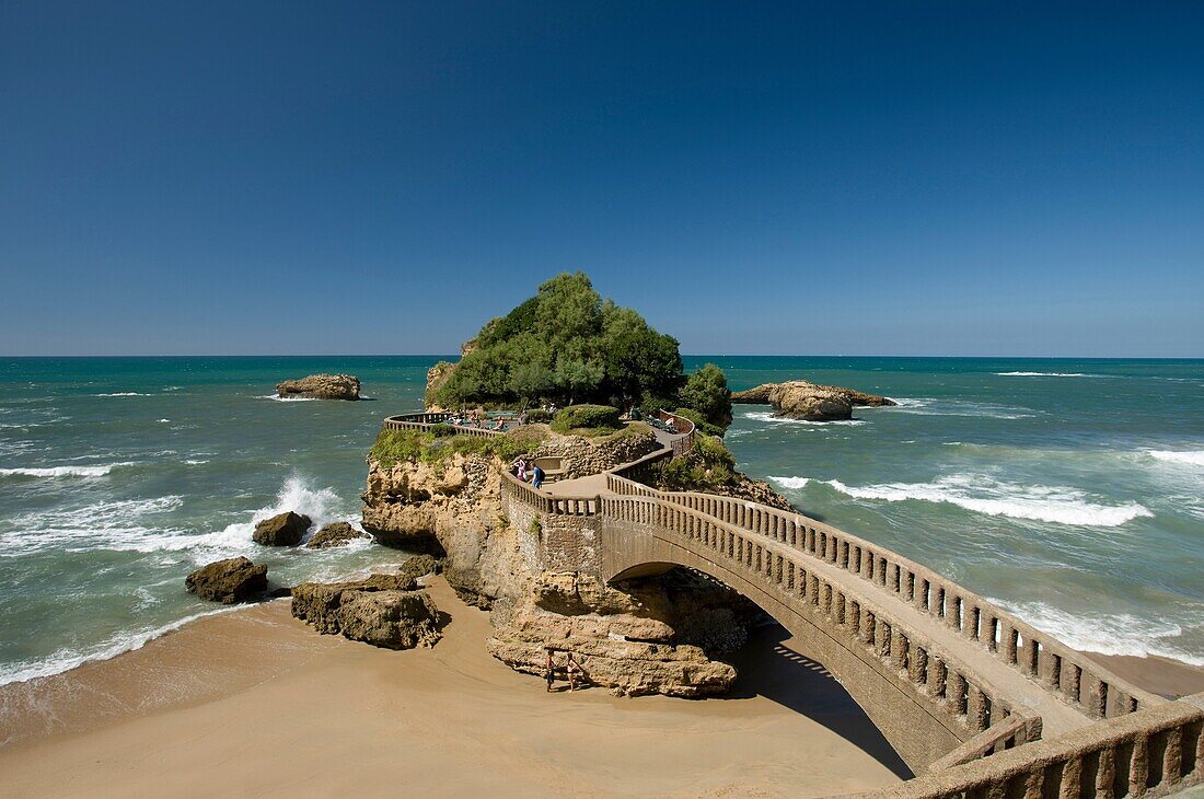 FOOTBRIDGE TO SMALL ROCK ISLAND ON WATERFRONT BIARRITZ PYRENEES ATLANTIQUES AQUITANE FRANCE