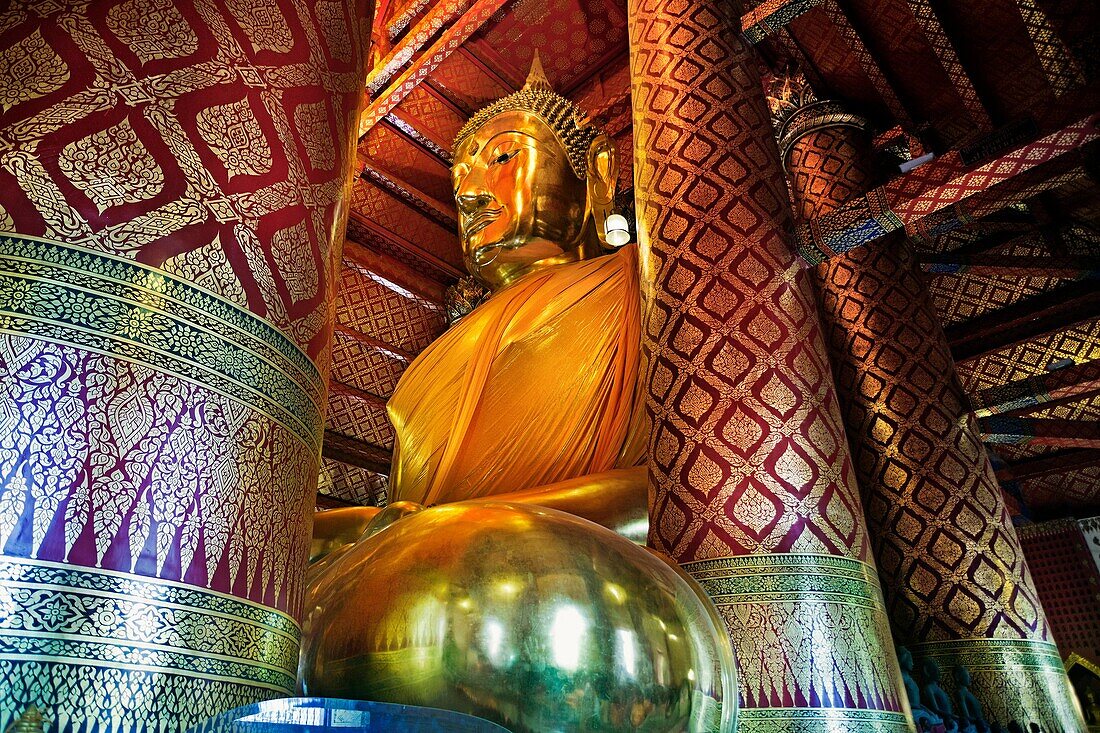 Ayutthaya Buddha statue at Wat Choeng Phanan, Thailand.