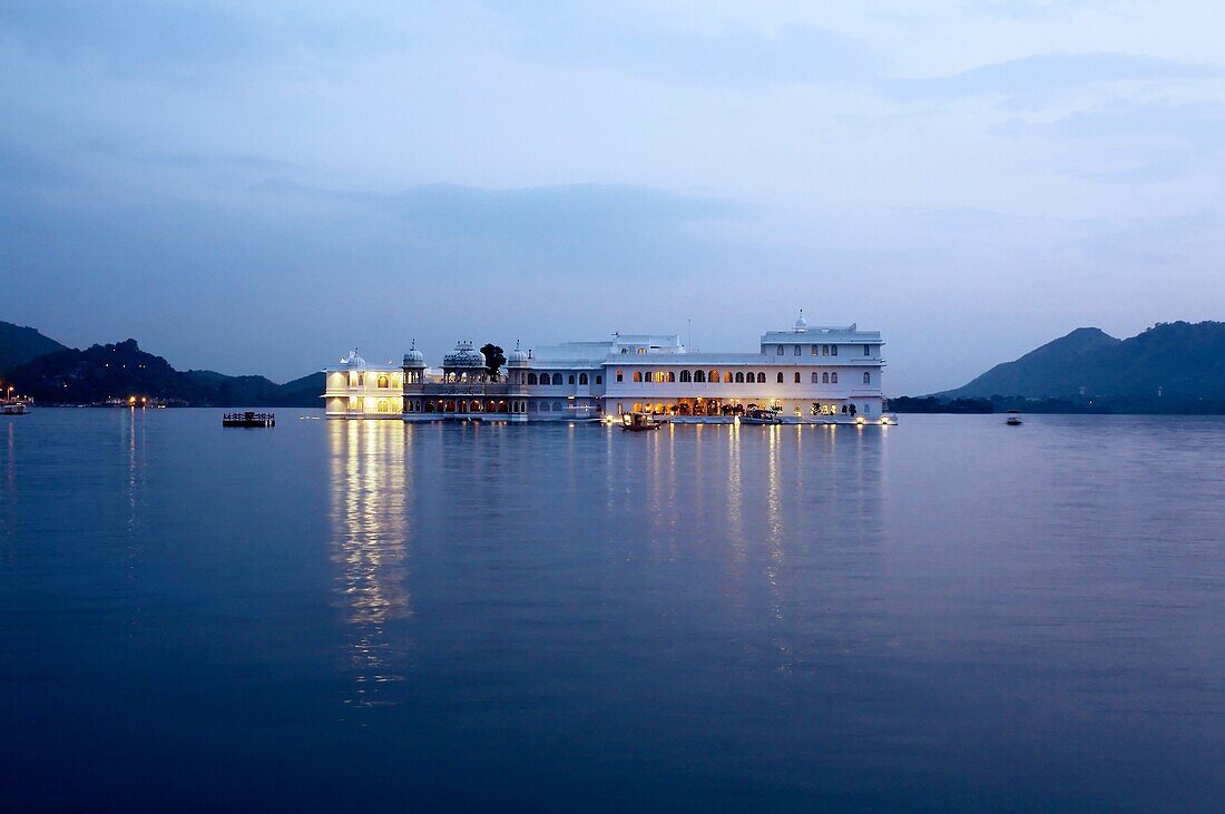 The Lake Palace Hotel, Lake Pichola  Udaipur  Rajasthan  India.