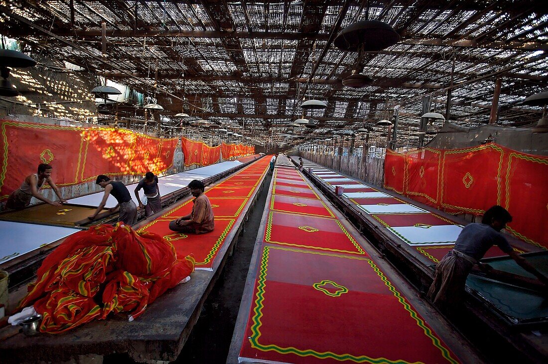 Dyeing fabrics  Jodhpur  Rajasthan  India.