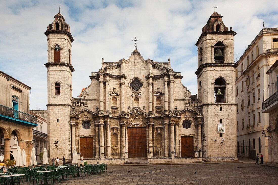 Cuba, Havana, Havana Vieja, Plaza de la Catedral, Catedral de San Cristobal de la Habana