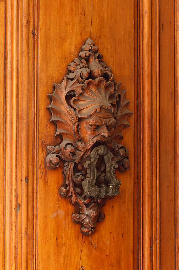 Door knocker on a door in historic centre of Florence, UNESCO World Heritage Site, Firenze, Florence, Tuscany, Italy, Europe