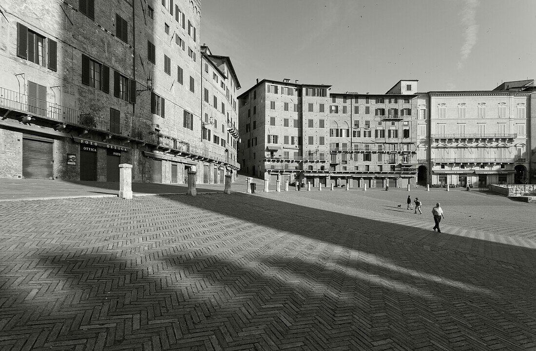 Piazza del Campo, Il Campo, Platz, Schatten des Torre del Mangia, Turm, Palazzo Pubblico, Rathaus, Siena, UNESCO Weltkulturerbe, Toskana, Italien, Europa
