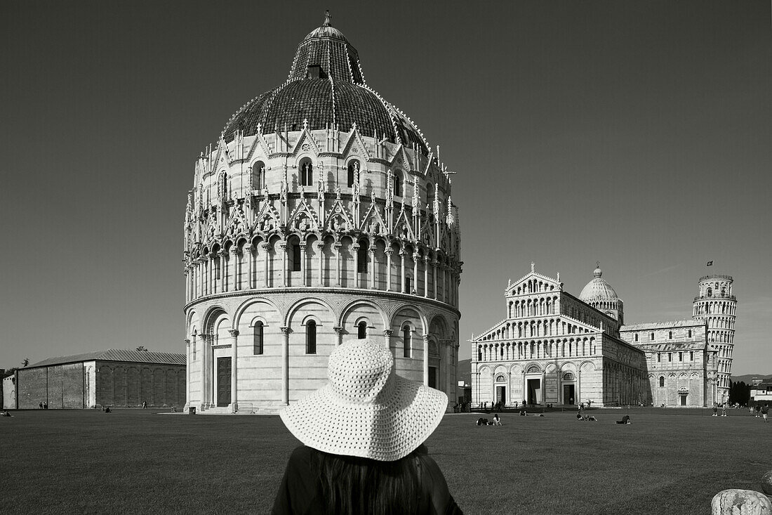 Battistero with cathedral, Torre pendente, leaning tower, Piazza dei Miracoli, Piazza del Duomo, Cathedral Square, UNESCO World Heritage Site, Pisa, Tuscany, Italy, Europe