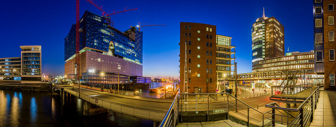 In the twilight Elbphilharmonie, HafenCity, Hamburg, Germany