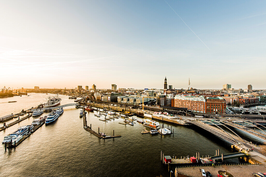 Blick auf Hamburg Am Baumwall und Elbe, von der Kehr Wieder Spitze gesehen, Hamburg, Deutschland