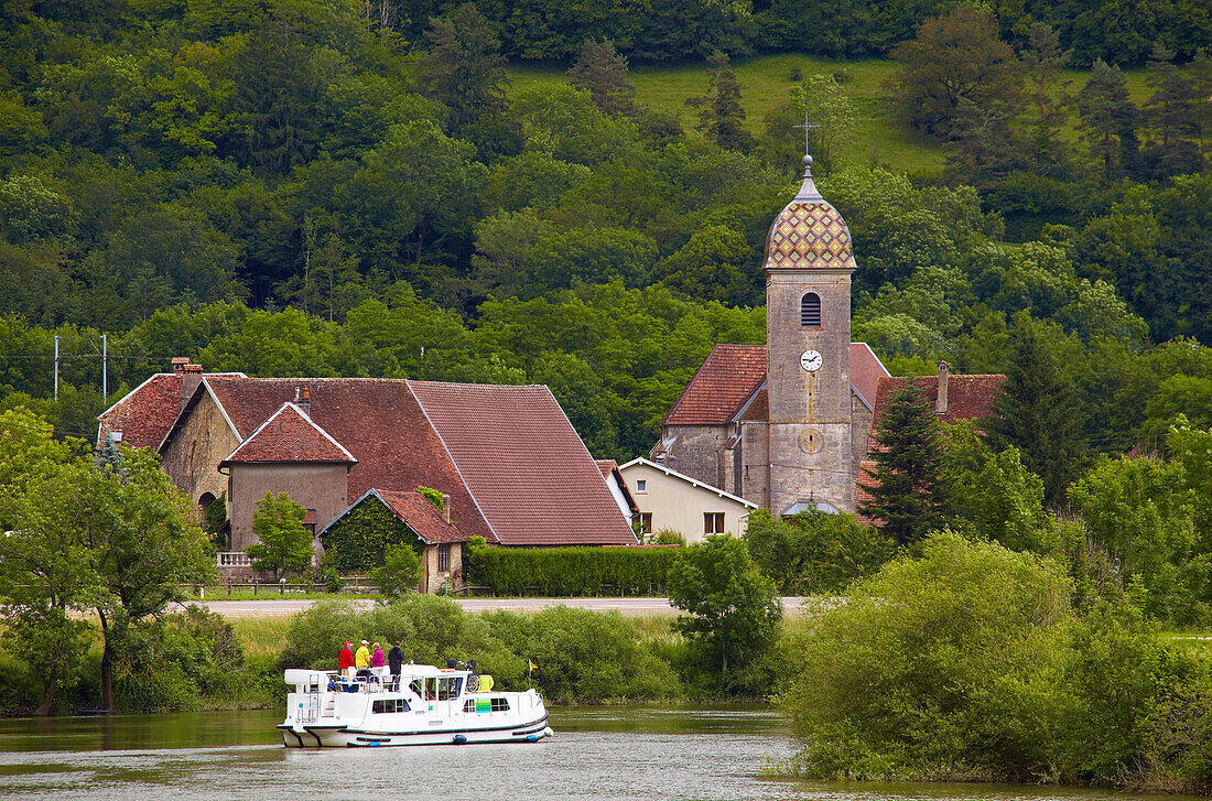 Houseboat in the Doubs-Rhine-Rhone-channel at Hyevre-Paroisse, Doubs, Region Franche-Comte, France, Europe