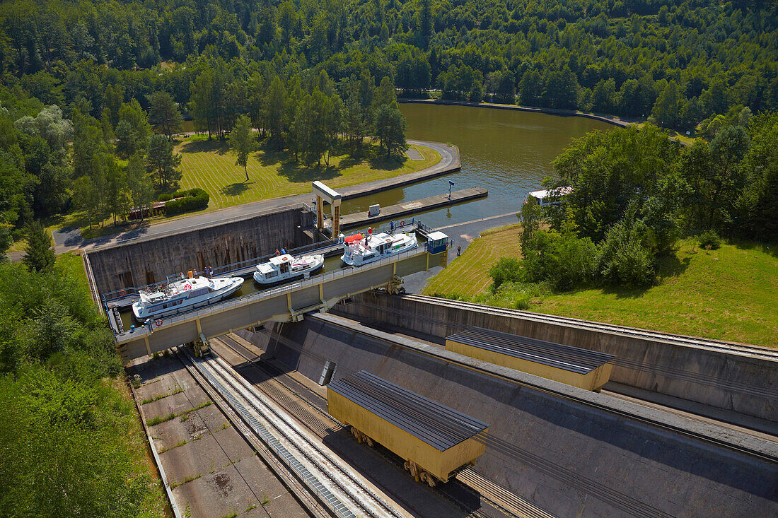 Houseboat, Inclined Slope of St Louis Arzviller, 44656m, Canal de la Marne au Rhin, Houseboat, Moselle, Region Alsace Lorraine, France, Europe