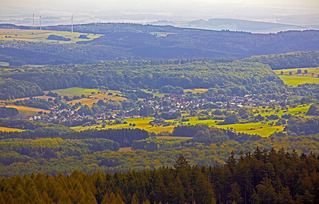 Blick vom Aussichtsturm Köppel nach Niederelbert, Westerwald, Rheinland-Pfalz, Deutschland, Europa