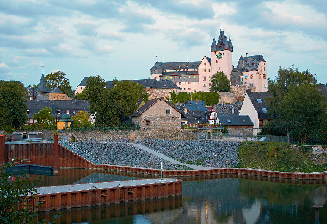 Schloß Diez im Abendlicht, Diez an der Lahn, Westerwald, Rheinland-Pfalz, Deutschland, Europa