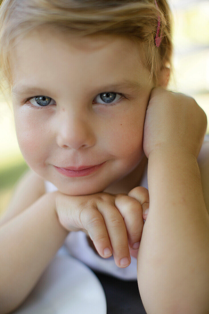 Girl (4 years) looking at camera, Sri Lanka