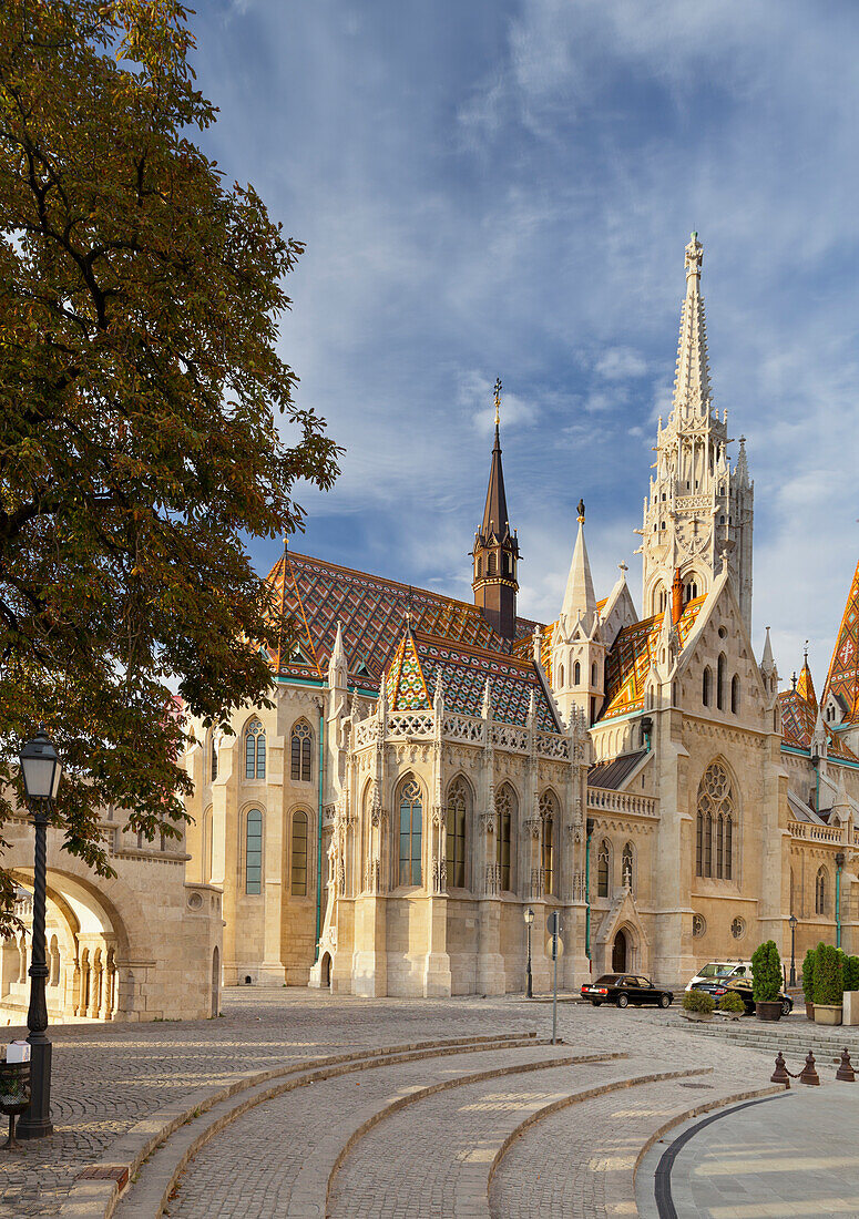 Matthiaskirche mit Platz, Unesco Weltkulturerbe, Buda, Budapest, Ungarn