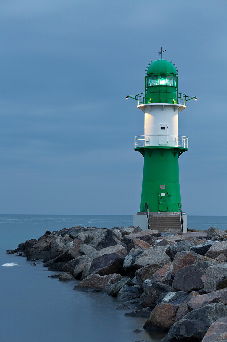 Warnemuende lighthouse, Wast Mole, Warnemuende, Mecklenburg-Vorpommern, Germany