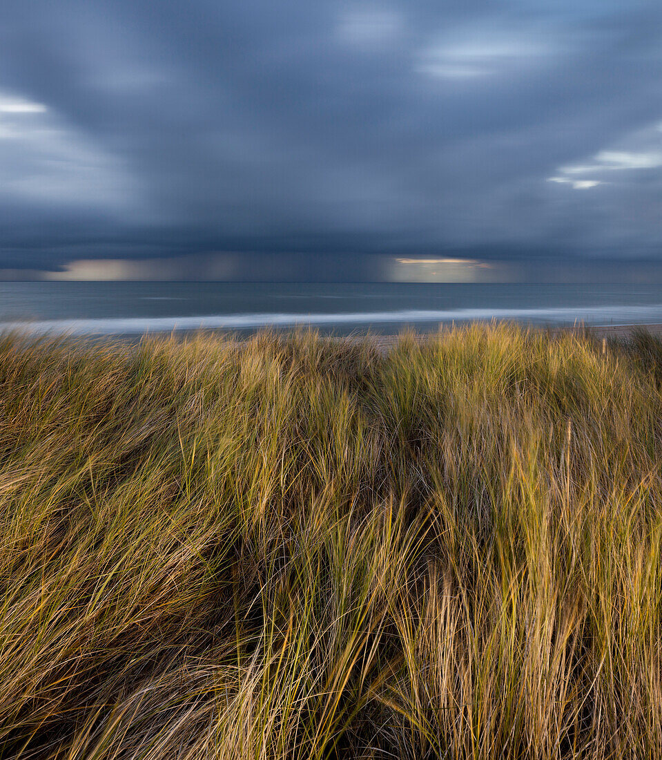 Stormy sea at the coast near Ellenbogen, Sylt, Schleswig-Holstein, Germany