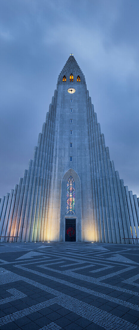 Hallgrímskirkja im Abendlicht, Reykjavik, Hauptstadtregion, Island