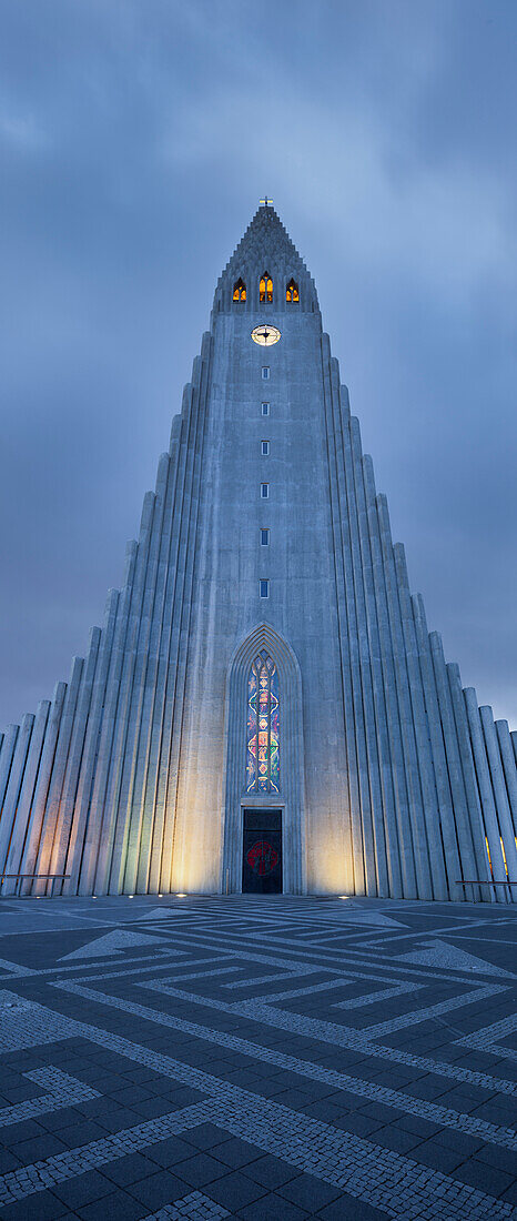 Hallgrimskirkja church in the evening licht, largest parish church in Iceland, Reykjavik, Iceland