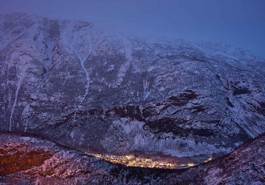 Ovre Ardal in der Abenddämmerung, Tyinvegen, Sogn og Fjordane, Norwegen