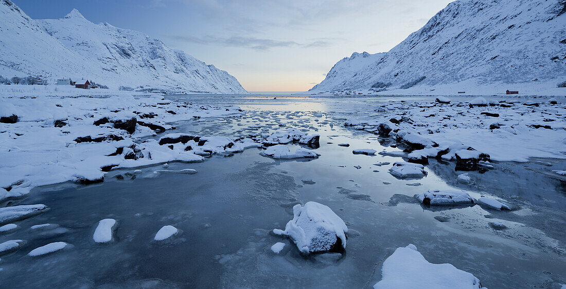 Indre Skjelfjorden, Flakstadoya, Lofoten, Nordland, Norwegen