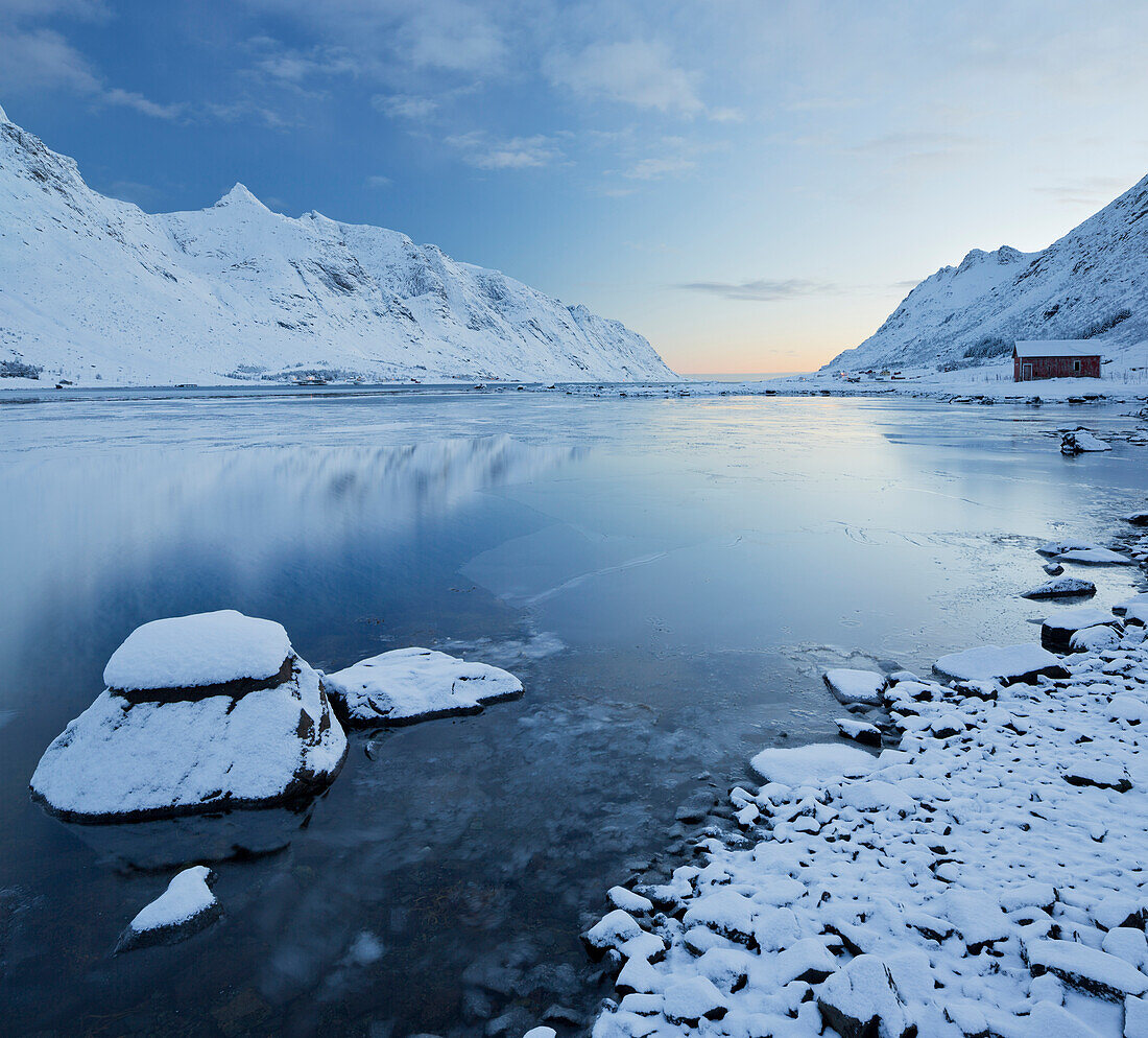 Indre Skjelfjorden, Flakstadoya, Lofoten, Nordland, Norwegen