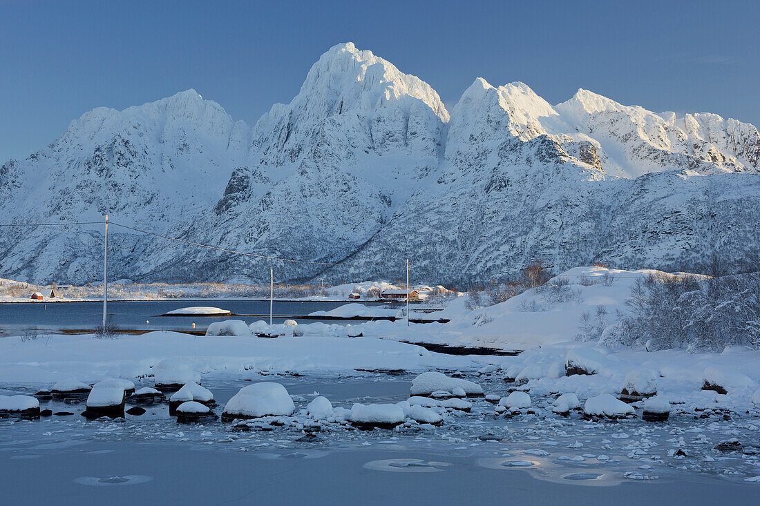 Hammerstad, Berg Rulten, Austnesfjorden, Austvagoya, Lofoten, Nordland, Norwegen