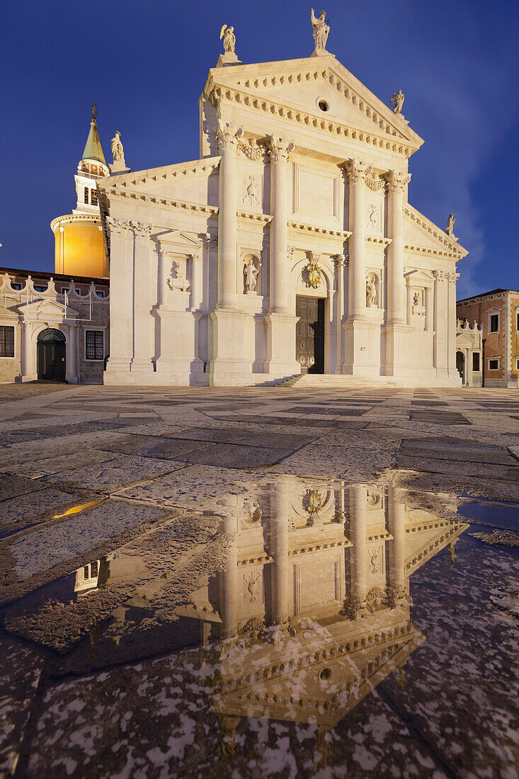Fassad of the church San Giorgio Maggiore, Venedig, Italien