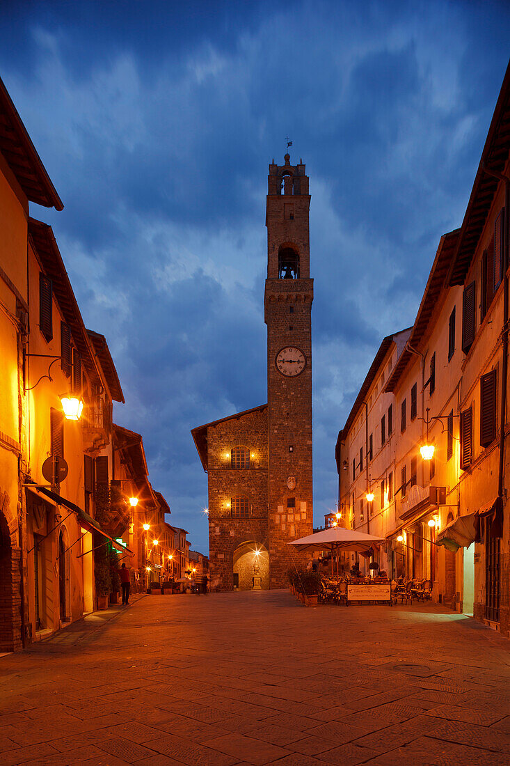 Palazzo Comunale, town hall and tower on Piazza del Populo square, Montalcino, hill town, province of Siena, Tuscany, Italy, Europe