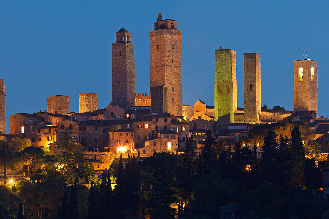 Cityscape with towers, San Gimignano, hill town, UNESCO World Heritage Site, province of Siena,  Tuscany, Italy, Europe