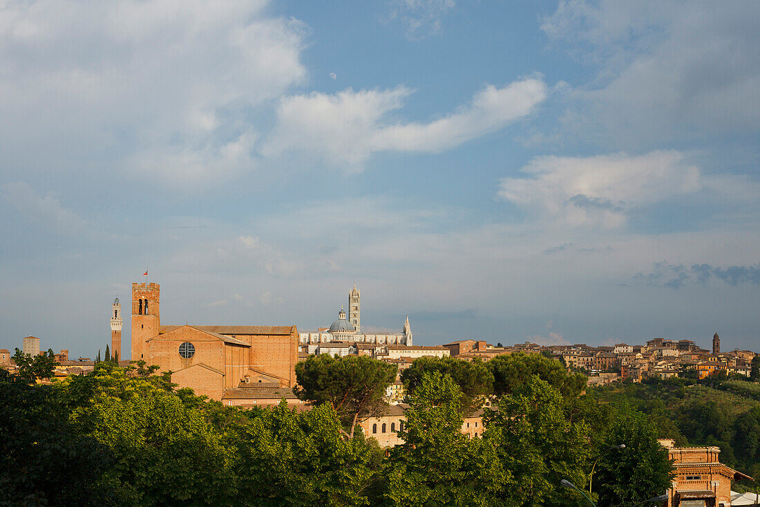Cityscape with Basilika San Domenico, Torre del Mangia bell tower and Duomo Santa Maria cathedral, Siena, UNESCO World Heritage Site, Tuscany, Italy, Europe