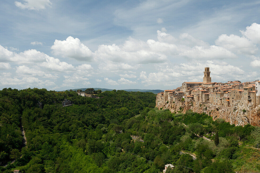 Stadtansicht von Pitigliano, Provinz Grosseto, Toskana, Italien, Europa