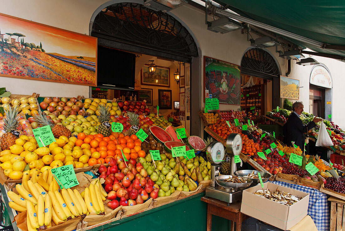 Obstladen, Marktstand auf Piazza del Ortaggio, Marktplatz, Pistoia, Toskana, Italien, Europa