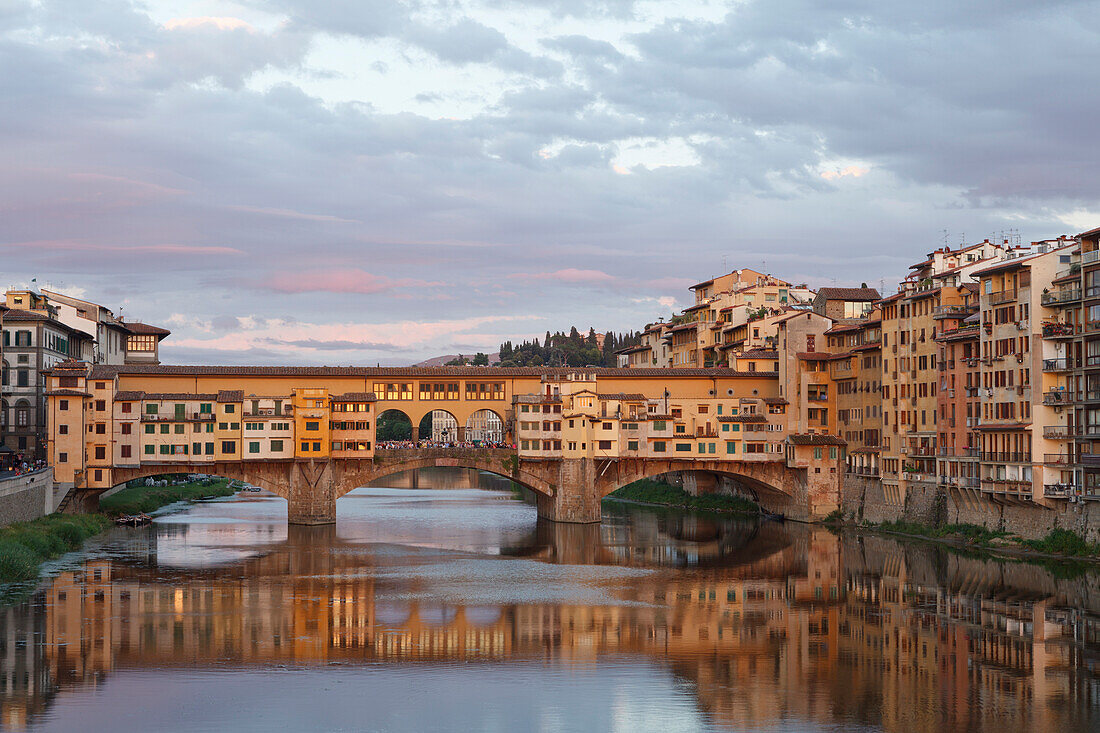 Ponte Vecchio over the Arno river with reflection, historic centre of Florence, UNESCO World Heritage Site, Firenze, Florence, Tuscany, Italy, Europe
